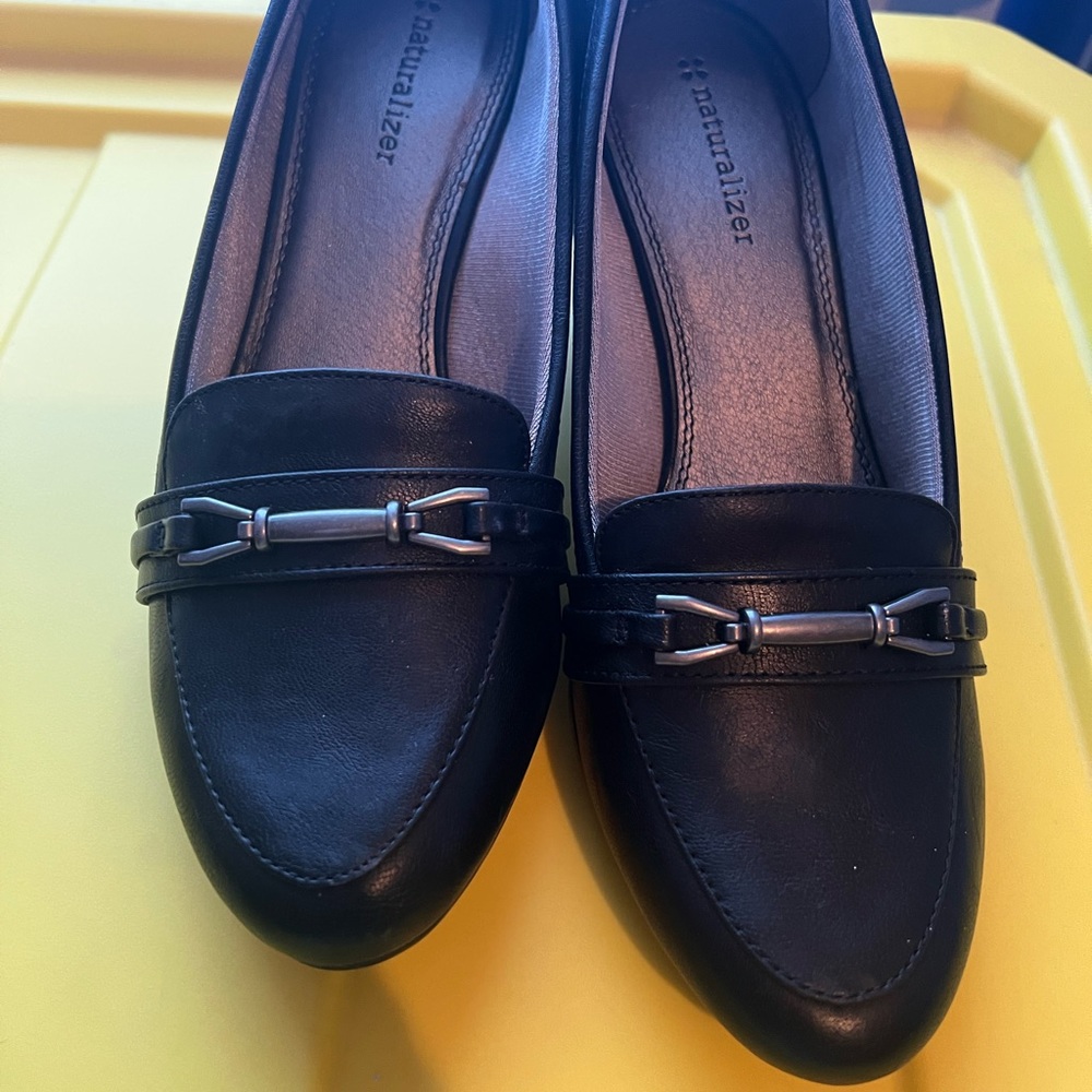 Ladies new black pumps with 3 inch heel.  Naturalizer Fae, Porcelain Lea, sz 9M